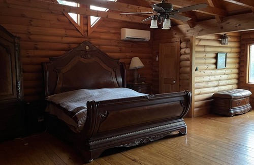 Redwood House | Private Lakefront House for Fishermen, Hunters, Lake-goers, and the Whole Famliy