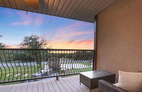Canyon Lake House | Private Lakeview Resort/Sleeps up to 25/Pet Friendly