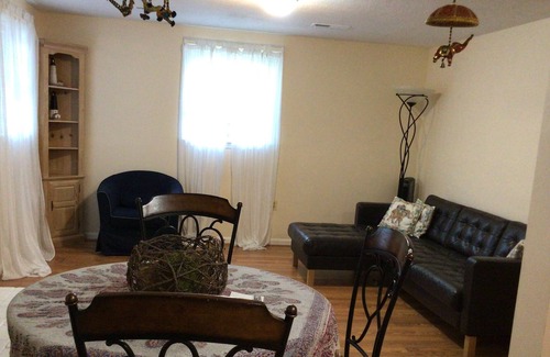Fairfax House | Private, large suite close to DC,GMU,Inova ,metro.