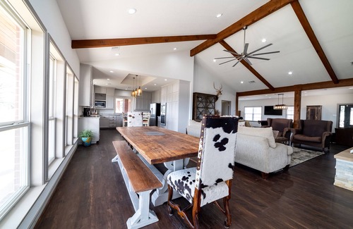Lampasas Cabin | Private Lodge on Exotic Ranch in Lampasas