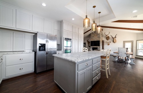 Lampasas Cabin | Private Lodge on Exotic Ranch in Lampasas