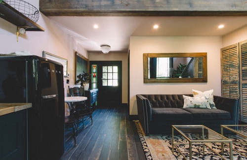 Sebastopol House | Private Lofted Downtown Studio