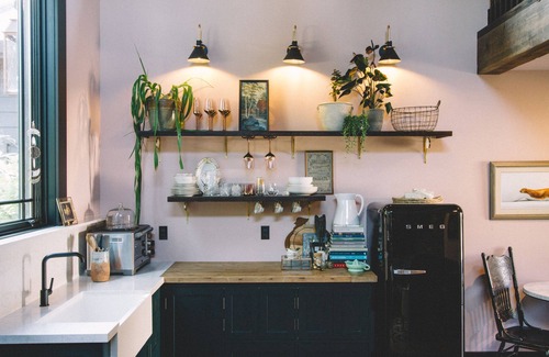 Sebastopol House | Private Lofted Downtown Studio