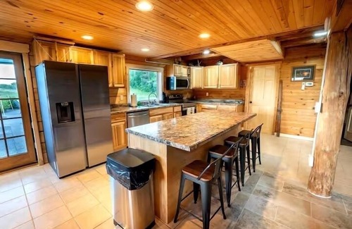 Mora Cabin | Private Log Home With Sauna and Hot Tub