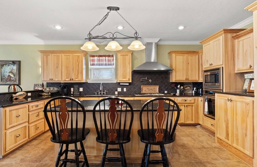 Negreet House | Private Lower-Level Rental ONLY on Lanan Bay-Boathouse Great Fishing!