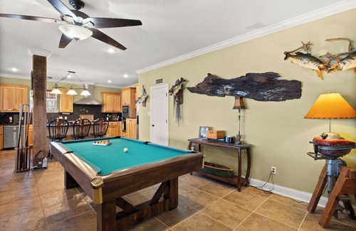 Negreet House | Private Lower-Level Rental ONLY on Lanan Bay-Boathouse Great Fishing!