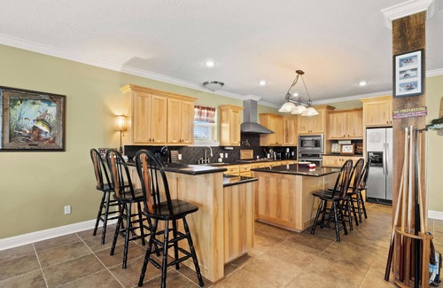 Negreet House | Private Lower-Level Rental ONLY on Lanan Bay-Boathouse Great Fishing!