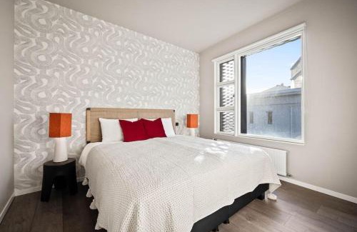 Downtown Apartment | Private Lux 2BR & 2BA City Center with Free Parking