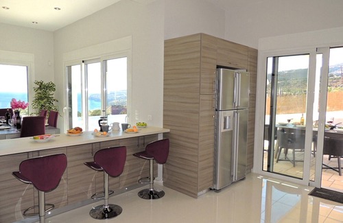 Plaka Villa | Private Luxury 3 Bedroom Villa With Infinity Pool, Games Room & Fantastic Views