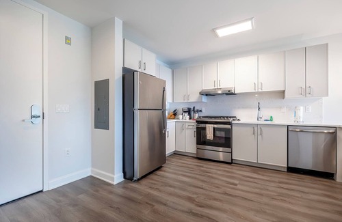 Downtown Apartment | Private Luxury Apt with Gym