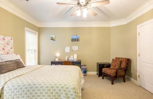 Summerhill House | Private Master Room Downtown Atlanta