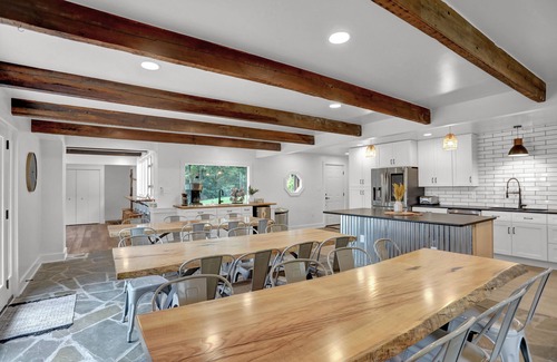 Newport House | Private, modern home with river view, on 48 acres