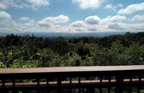 Newport Cabin | Private Mountain Cabin with Views from TN to NC! HOT TUB, SECLUDED, AND WIFI!