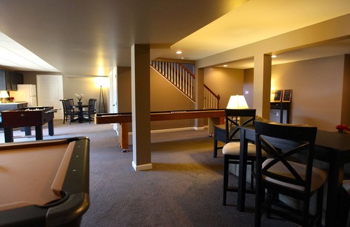 Robesonia House | Private Mountain Escape with Gameroom