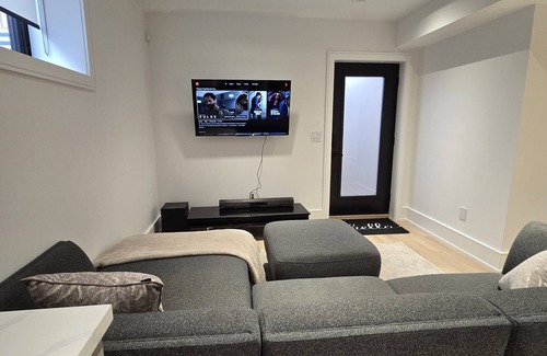 Halton Regional Municipality Apartment | Private, Natural Light and High Ceiling Unit