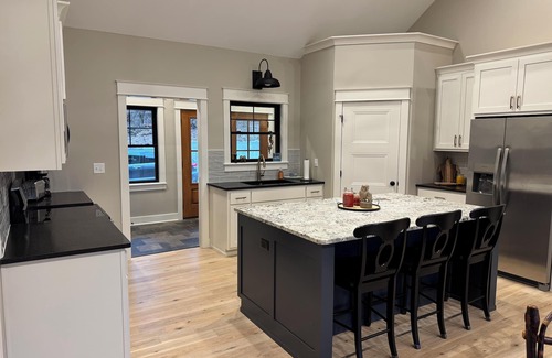Clarkson House | Private New 6-BR Nolin Lake Retreat with Fire Pit and Commercial Ice Maker