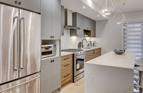 Midtown Toronto Apartment | Private Oasis in the Annex 2000 sq ft of Luxury