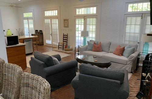 Natchez Apartment | Private oasis on the grounds of Historic Ravenna Antebellum Mansion