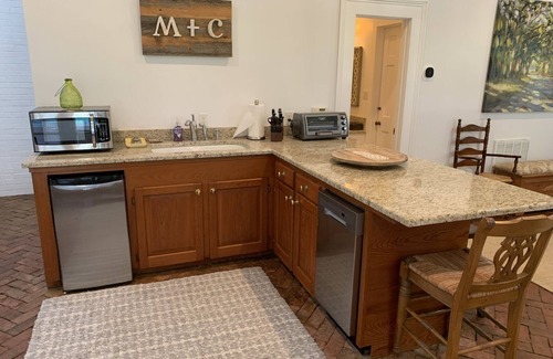 Natchez Apartment | Private oasis on the grounds of Historic Ravenna Antebellum Mansion