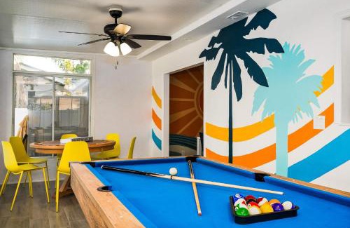 Largo House | Private Oasis Pool Putting Green & Court