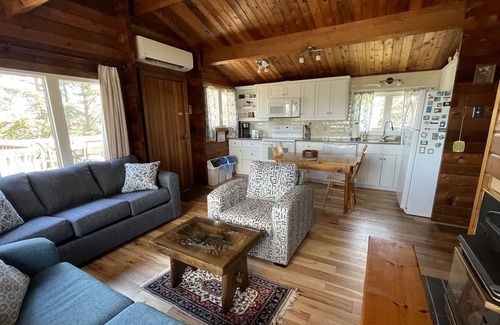 Anne's Land Cabin | Private Ocean Front Cabin Close To Cavendish Beach, Restaurants, & More!