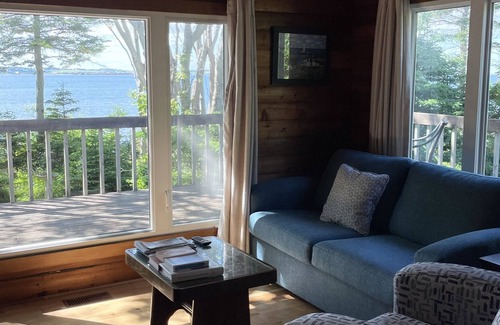 Anne's Land Cabin | Private Ocean Front Cabin Close To Cavendish Beach, Restaurants, & More!