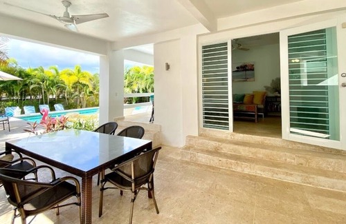 Bravos de Boston House | Private ocean view tropical retreat w/ swimming pool for 10 guests – The Haven