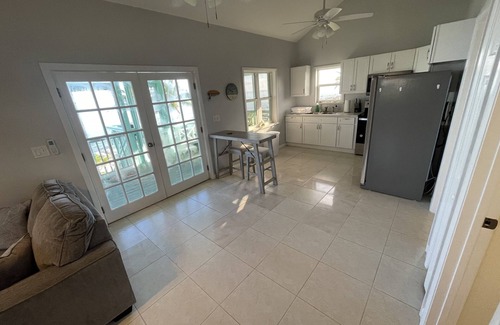 High Rock House | PRIVATE OCEANFRONT BEACH BUNGALOW! SNORKELING REEFS PADDLEBOARDING!