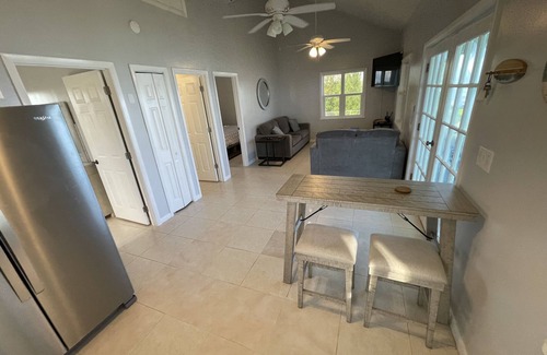 High Rock House | PRIVATE OCEANFRONT BEACH BUNGALOW! SNORKELING REEFS PADDLEBOARDING!
