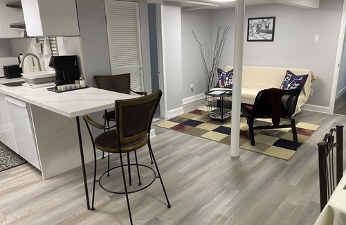 Clairlea - Birchmount House | Private one-bedroom apartment with separate entrance + free parkingn