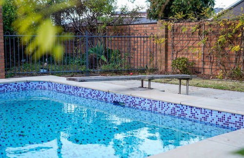 Keysborough House | Private Paradise in Keysborough with pool