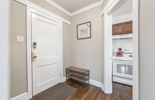 Lavergne Apartment | Private Parking/Comfy Bed/25mins to ORD>MDW>DT>HOSP