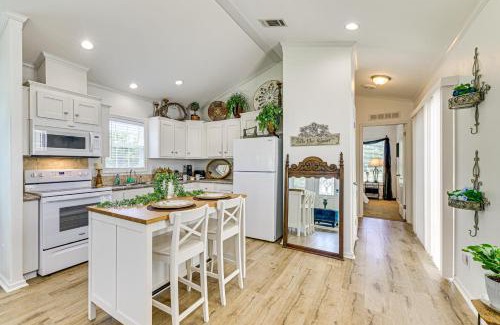 Weston House | Private Pavilion Countryside Cottage in Celina!