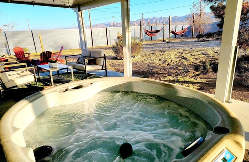 Joshua Tree House | private peaceful fenced home with hot tub king bed, Firepit and more