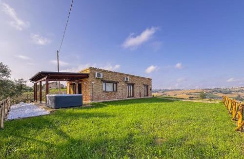 Monte San Pietrangeli House | Private Pool and Jacuzzi with Fantastic View