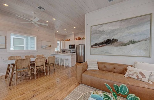 Port Aransas House | Private Pool/3BR/Modern Beach Bungalow/Short Walk to Beach