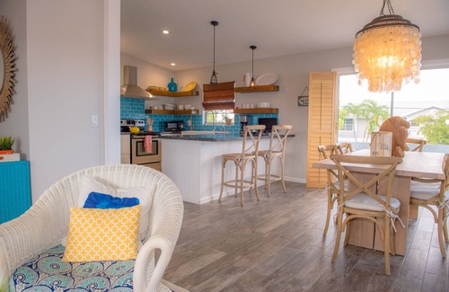 White Marlin Beach House | Private Pool, Completely Renovated Lovely Cottage Home in Islamorada