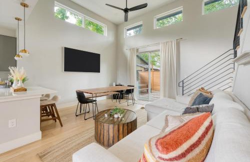 Holly House | Private Pool Firepit Patio Steps to East Austin Dining Music Art Murals