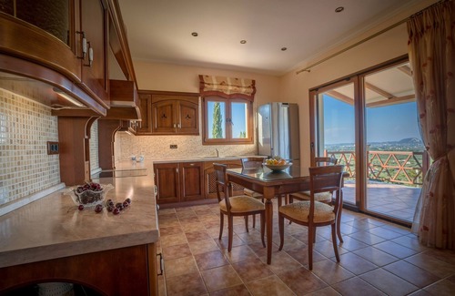 Mouzaki Villa | Private pool villa,experience a unique and luxurious holiday and amazing views.