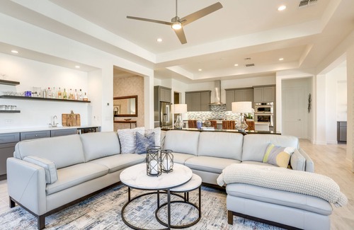 Palm Valley House | Private Pool & Grill: Modern Goodyear Retreat
