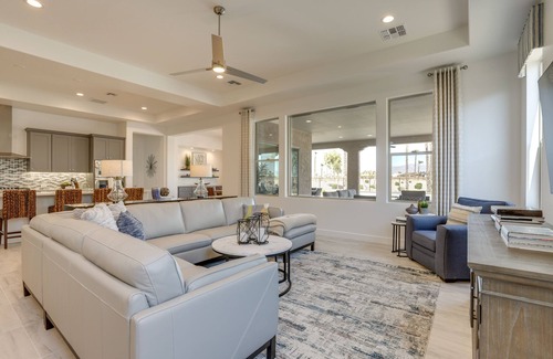 Palm Valley House | Private Pool & Grill: Modern Goodyear Retreat