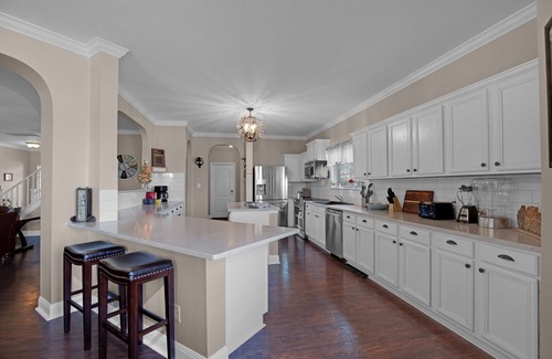 Kyle House | ♥PRIVATE Pool ♥ Heated Spa ♥ 5000 sft ♥2 acre Yard☀ Secluded Countryside