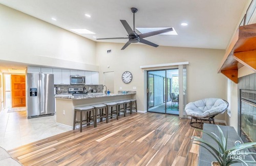 Windsor Mill House | Private Pool Home with Covered Lanai 2 Miles to Hudson Beach