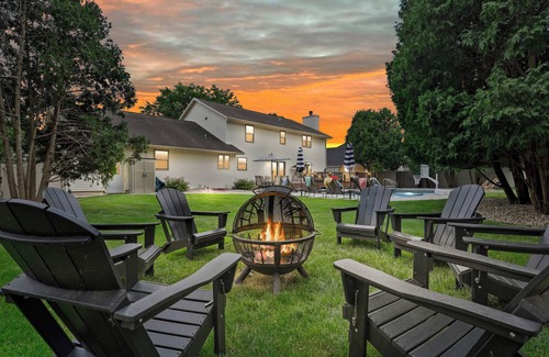 Sun Prairie House | Private Pool - HOT TUB - Sauna - Game Room - Pets