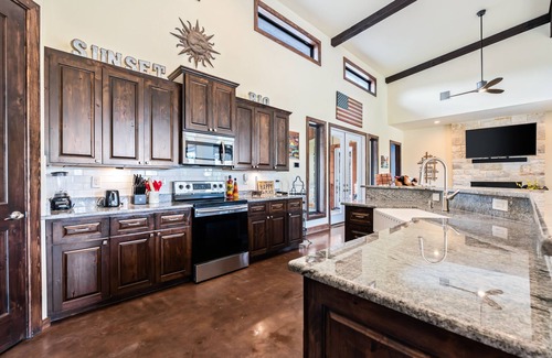 Sabinal House | Private pool & hot tub, outdoor kitchen, putting green & more, 5-minute drive to THE Frio River