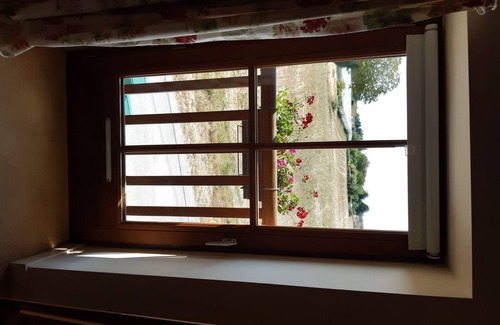 Noyant-Villages Cottage | Private pool in a beautiful, romantic retreat, offering peace and quiet