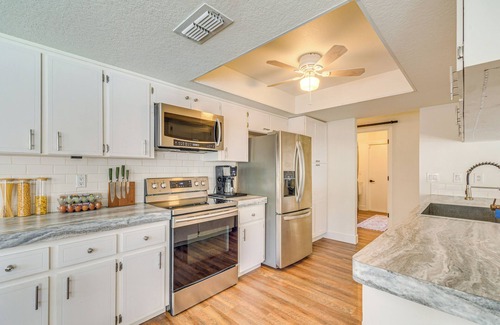Spring Hill House | Private Pool & Lanai: Spring Hill Oasis