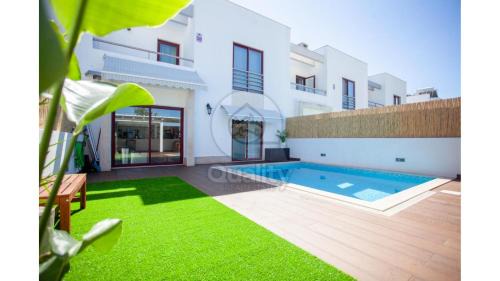 Palhais Villa | Private Pool Luxury Barreiro VIlla
