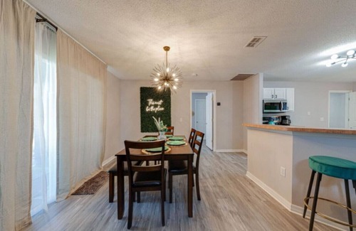 Thousand Oaks House | Private Pool Newly Modernized and Accessible
