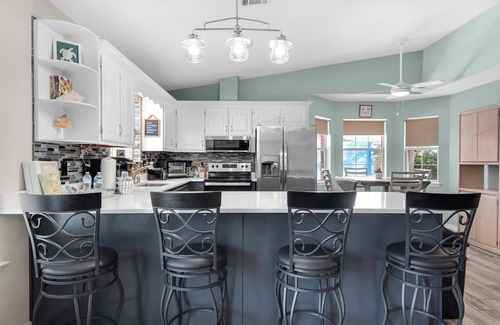 Gulf Breeze House | 🏖️Private Pool-Pet Friendly-Tiki Bar-3BR Village Oasis